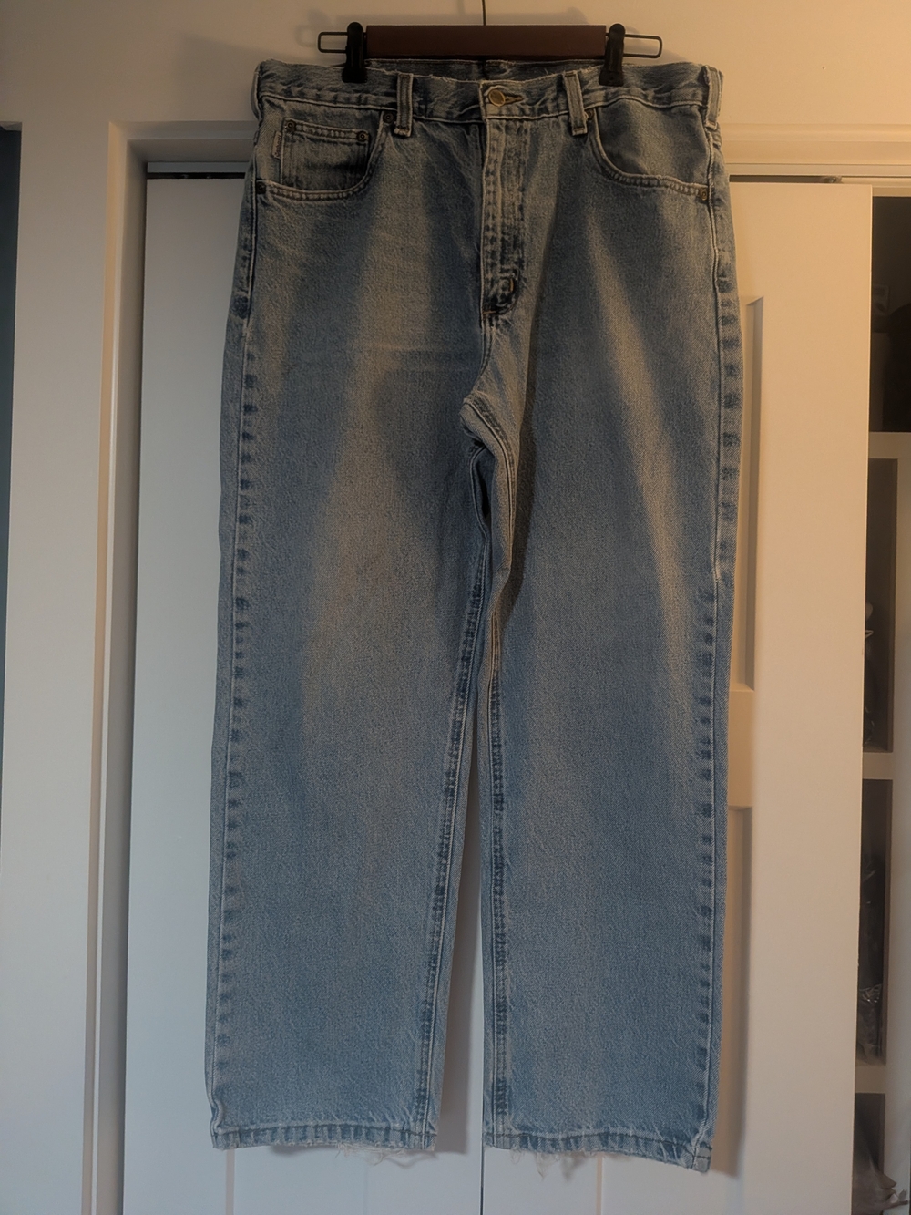 Carhartt Jeans Mens 34 x 29 Blue Flat Front Denim Logo Light Wash 5 Pocket